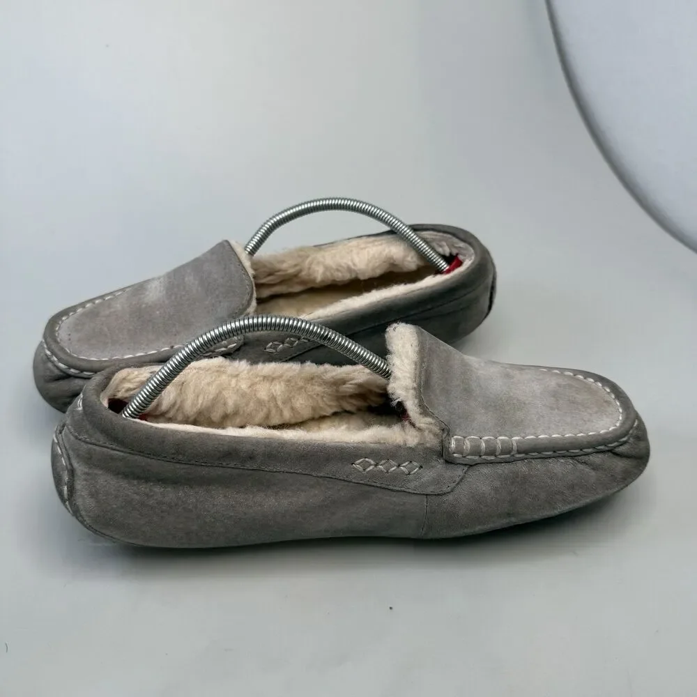 UGG Women's Ansley Slippers Light Gray Size 9 Suede Moccasin Loungewear EUC